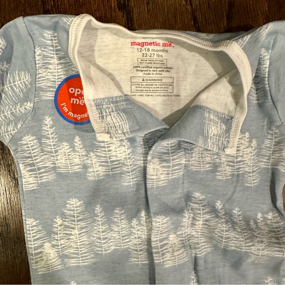 NWT Magnetic Me - 18M - ‘Aspen Blue’ Holiday Print - Picture 2 of 3